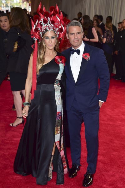 Andy Cohen and Sarah Jessica Parker in formalwear at the 2015 Met Gala.