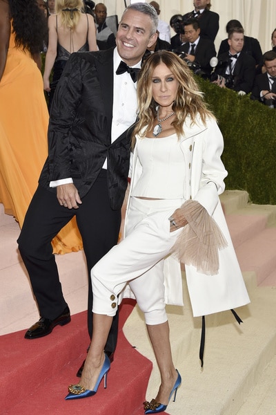 Andy Cohen and Sarah Jessica Parker in formalwear at the 2016 Met Gala.