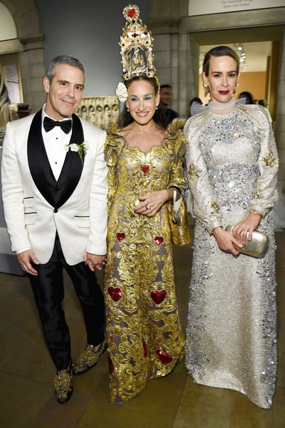 Andy Cohen, Sarah Jessica Parker, and Sarah Paulson in formalwear at the 2018 Met Gala.