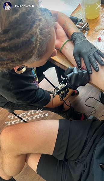 Tom Schwartz of Vanderpump Rules gets a tattoo on his Instagram story.