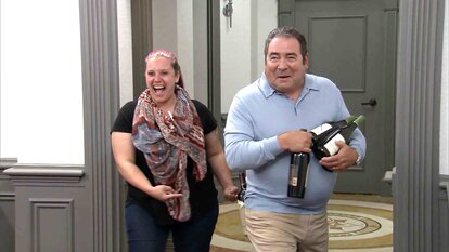 Chef Emeril Lagasse Checks in on the Chefs