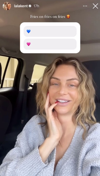 Lala Kent in her car with a natural face