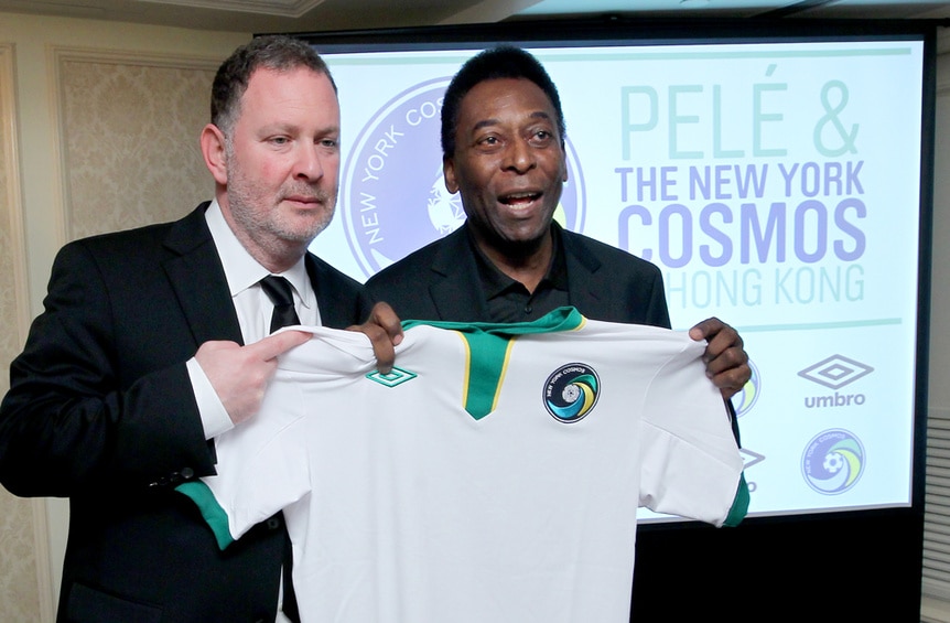 Paul Kemsley and Pele pose during the New York Cosmos press conference