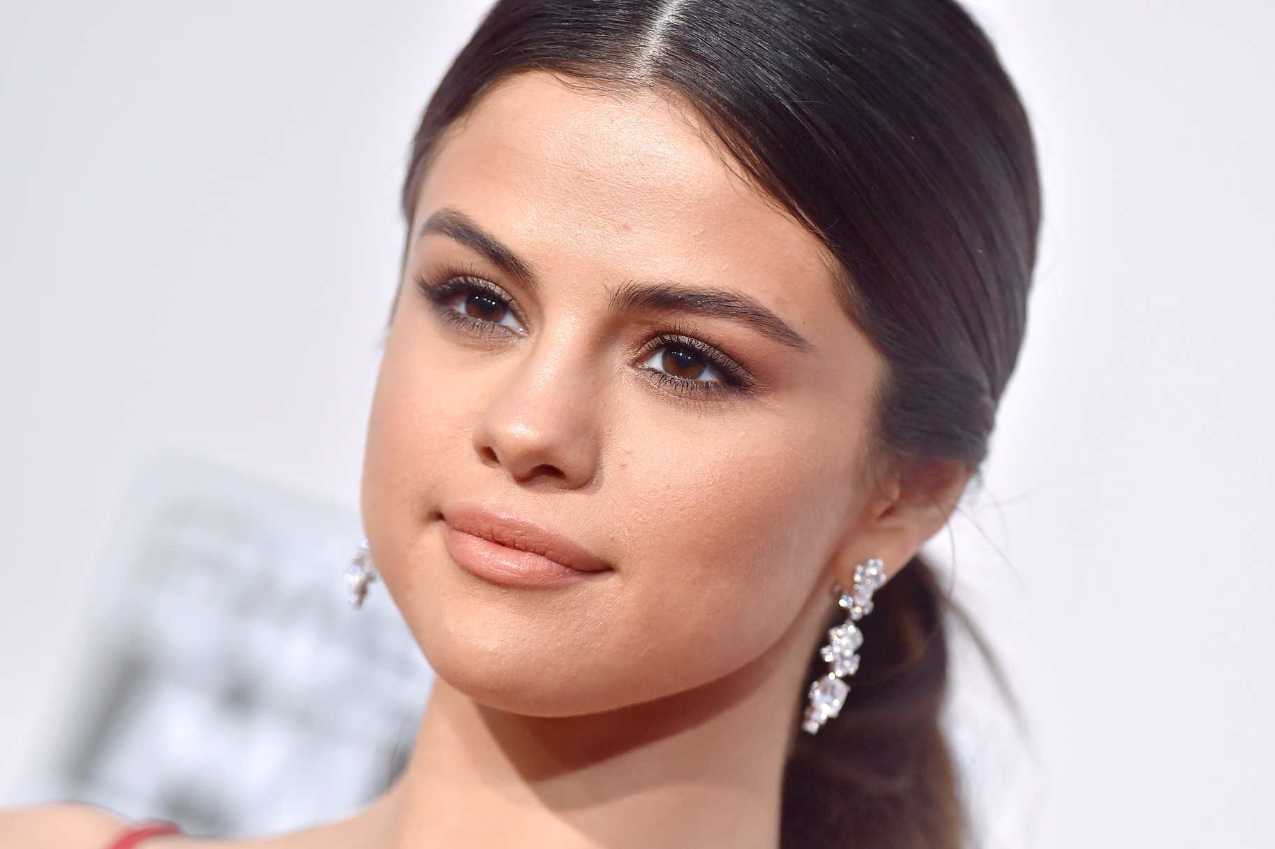 Selena Gomez Unveils Curly Hairstyle As She Promotes New Makeup Line Rare  Beauty  Celebrity Insider