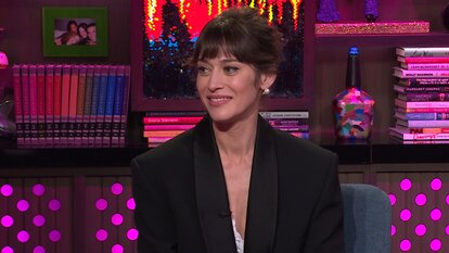 Lizzy Caplan Says “a Dinner Party Dominator” Gets Her in a Tizzy