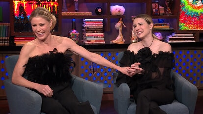 Julie Bowen and Emma Roberts Guess the Titles of Famous Romantic Comedies