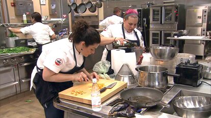 Can These Chefs Figure out a Way to Work Together?