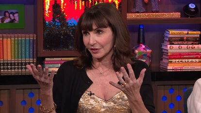Mary Steenburgen is Proud of Pal Hillary Clinton