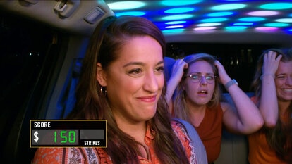 It's a Musical Comedy When a Group of Comediennes Enters the Cash Cab