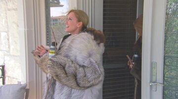 RHOD 'Wives Brandi and Stephanie Kill Wasps in Furs
