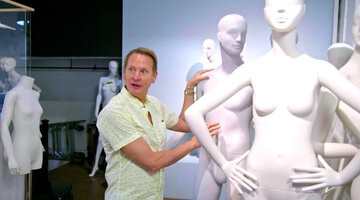Carson Kressley Playing with Mannequins Will Make You LOL