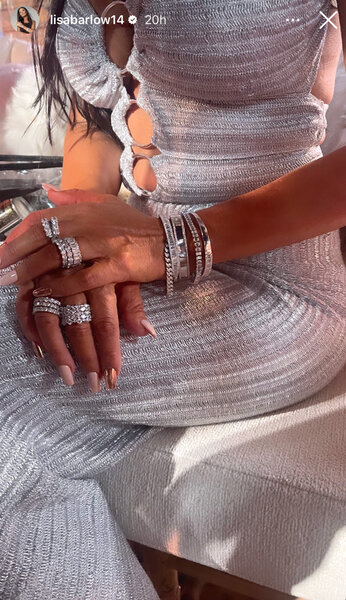 Lisa Barlow's hands showcasing her diamond jewelry at the RHOSLC Season 4 reunion.