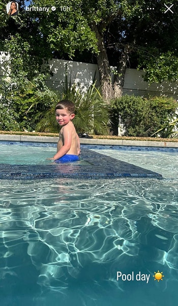 Cruz Cauchi swimming in the pool.
