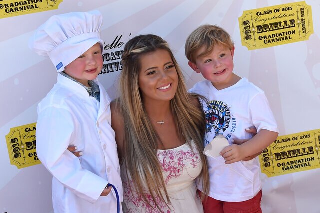 Brielle Biermann and two of her brothers filming Don't Be Tardy