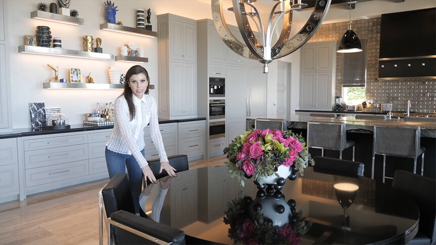 Heather Dubrow dining table
