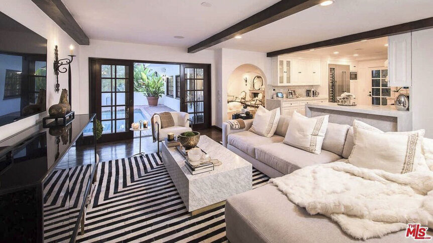 Faye Resnick Lists LA Home for $2.5M with Mauricio Umansky | The Daily Dish
