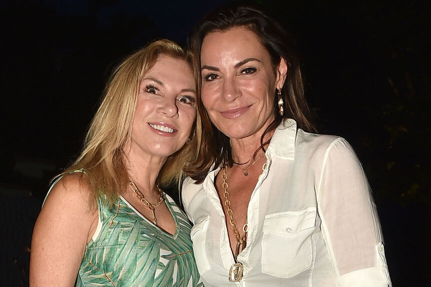 Ramona Singer and Luann de Lesseps pose together for a photo.