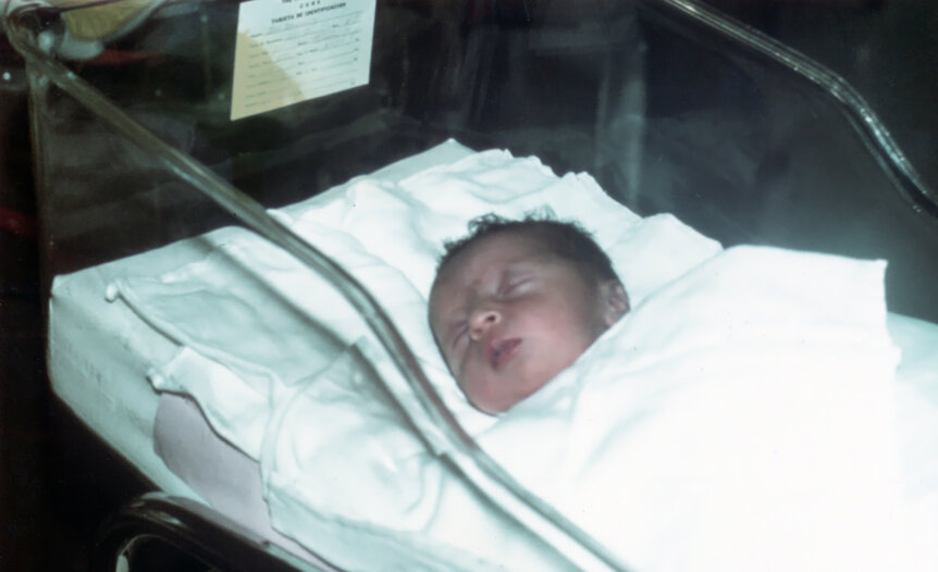 Mauricio Umansky as a newborn.